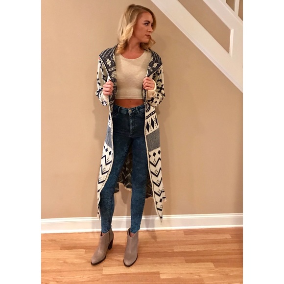 Long ivory tribal print duster cardigan - Picture 2 of 8